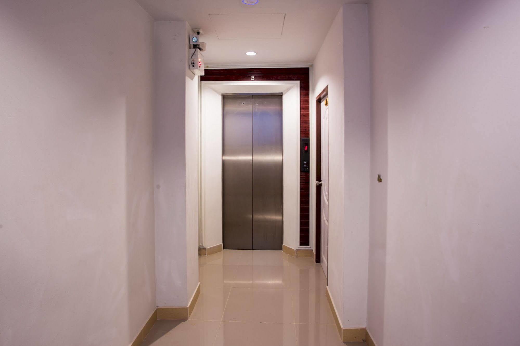 Oyo 996 Phunara Residence Patong المظهر الخارجي الصورة